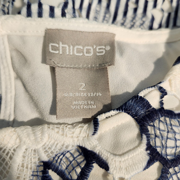 Chico’s Navy White Lace Blouse Size Large Bell Sleeve Lined Crochet Holiday Work - Picture 7 of 9